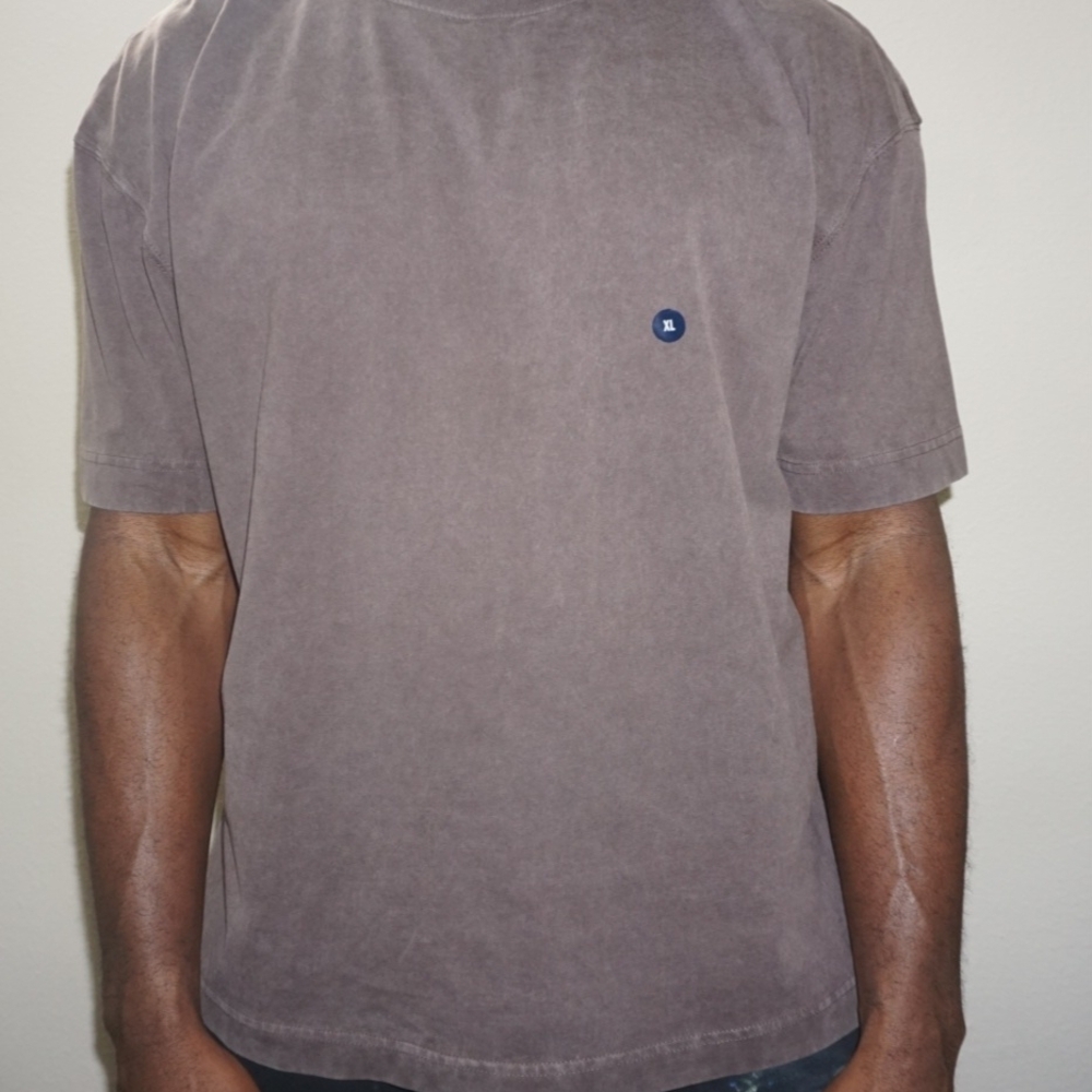 Hollister Men's Short Sleeve Tee in Taupe